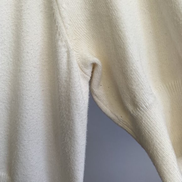 SALE 💚 Banana Republic V-Neck Cotton Knit Top - Picture 6 of 7